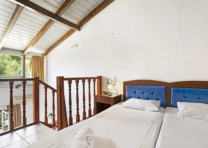 Mezoneta 1 Nydri (Lefkada)